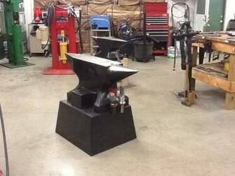 Lb With Side Shelf In Background Metal