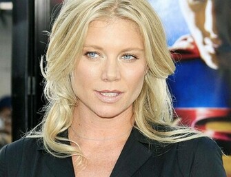Peta Wilson Wallpaper