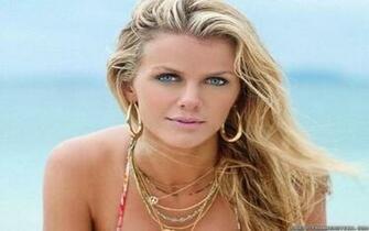 Brooklyn Decker Wallpaper Female Celebrity Crazy Frankenstein