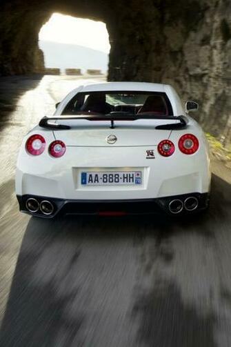 Gtr R35 Cars Wallpaper For iPhone