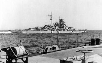 Battleship Bismarck Wallpaper Pixshark Image