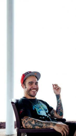 Theeshadylady On Shiro Modern Au Clothing Pete Wentz