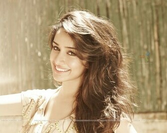 Shradha Kapoor Wallpaper Collection