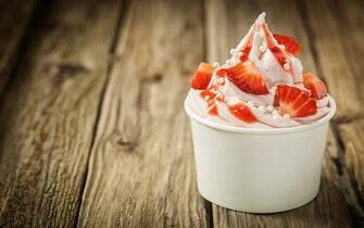 Strawberry Ice Cream Dessert Wallpaper In Other
