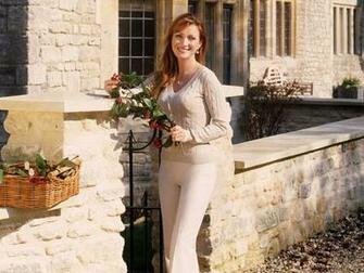 Jane Seymour Wallpaper
