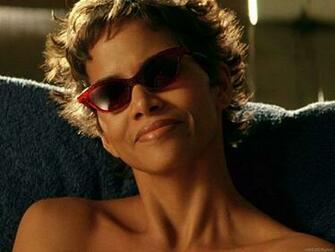 Halle Berry Wallpaper