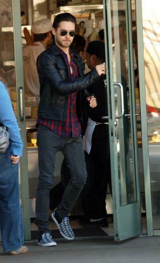 Jared Leto Captado Comiendo Ensalada Fotos