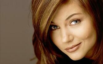 Tiffani Thiessen Wallpaper Gotceleb