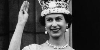 Queen Elizabeth Ii Photos A Look At Her Life Before The