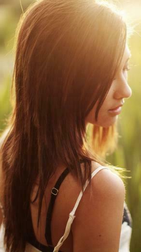 Girl In Morning Sunrise iPhone 5s Wallpaper
