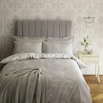 Josette Cotton Bedlinen With Matching Wallpaper Laura Ashley