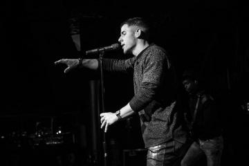 Amazon Nick Jonas Wallpaper Singer Black And White Photo