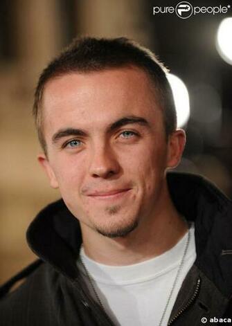 Frankie Muniz Intenta Suicidarse Image
