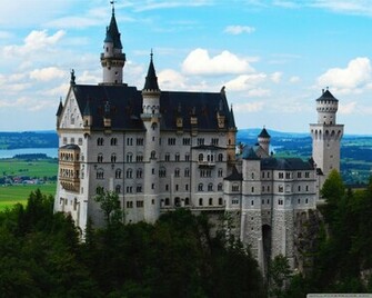 Neuschwanstein Castle As Seen From Marys Bridge Wallpaper