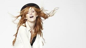 Bella Thorne HD Wallpaper