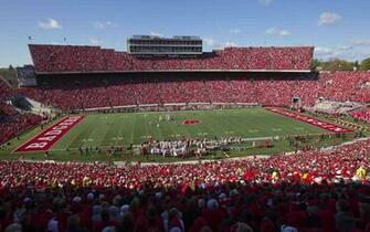 Camp Randall Stadium Crowd Wisconsin Badgers Football Wallpaper