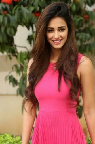 Best Disha Patani Hot Bollywood Actress HD Wallpaper Photos