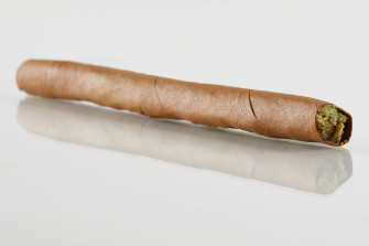 What Is A Blunt And Roll One Wallpaper