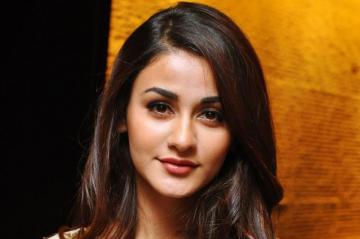 Aditi Arya Wallpaper Teahub Io