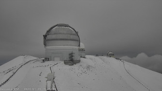 Video Photos Hawai I Island Summits Have Snow And Spewing Lava