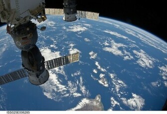 La Terre Vue De Depuis L Iss Wallpaper