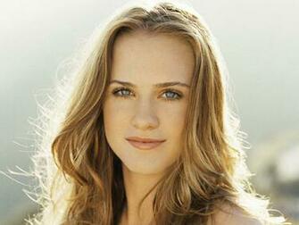 Evan Rachel Wood HD Desktop Wallpaper