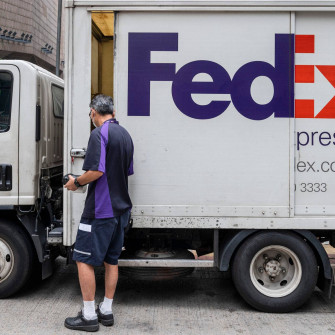 Fedex Tracking Delivery Driver Qguei45yux99uaat Wallpaper