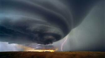 Amazing Thunderstorm Wallpaper Raging Hurricane Desktop Background