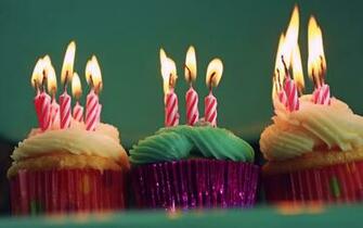 Cupcakes Happy BirtHDay Candles HD Wallpaper