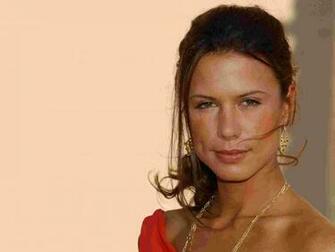 Rhona Mitra Wallpaper Celebrities
