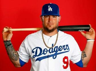 Yasmani Grandal Mlb Wallpaper In Baseball