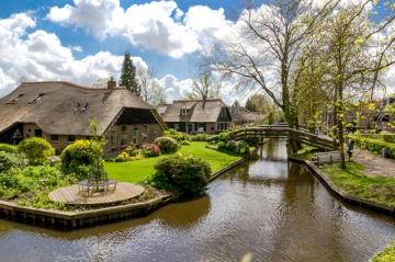 Picture Netherlands Giethoorn Canal Bridge Trees Houses Cities