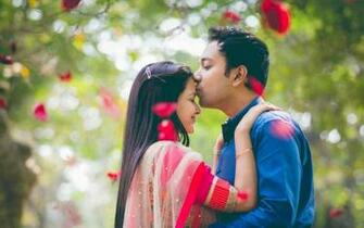 Forehead Kiss Boy And Girl Love Wallpaper