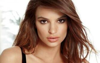 Emily Ratajkowski Computer Wallpaper Desktop Background