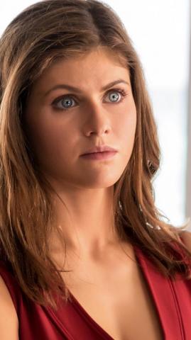 Baywatch Alexandra Daddario Wallpaper For