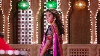 Alia Bhatt Badrinath Ki Dulhania Wallpaper HD Baltana