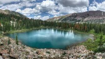 Beautiful Lake Scene Wallpaper