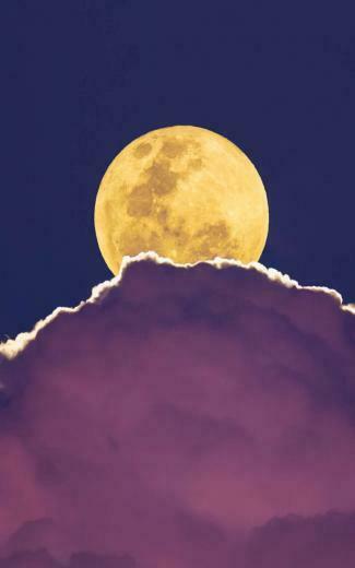 Supermoon In Cloud Pure 4k Ultra HD Mobile Wallpaper