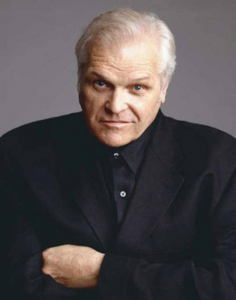 Brian Dennehy Portrait On Gray Wallpaper