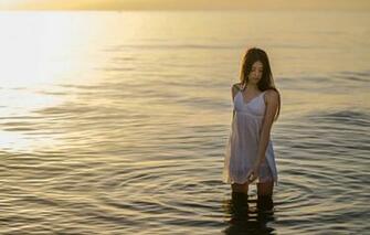 Wallpaper Girl Water Horizon Ruffle Brown Hair Surface