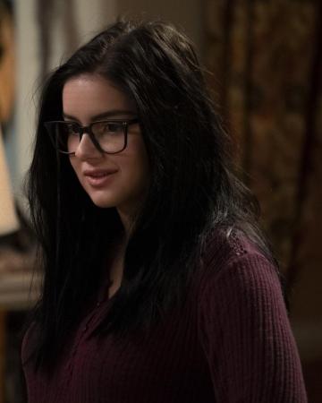 Alex Preps For An Inter Modern Family Season Episode