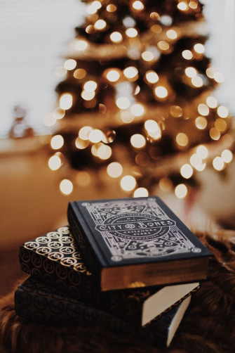 Hygge Christmas Wallpaper Books Photography