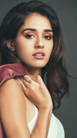 Disha Patani Beautiful Bollywood Actress Wallpaper