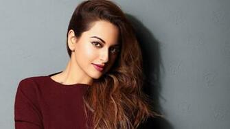 Sonakshi Sinha Photos HD Wallpaper For Your Desktop