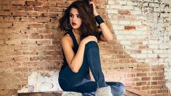 Selena Gomez HD Wallpaper