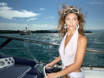 Wallpaper Sexy Girl On Boat HD