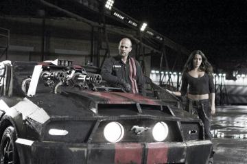 Photos Death Race Jason Statham Machine Guns Man Film Front