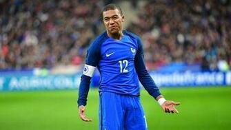 Kylian Mbapp Va Porter Le Num Ro Avec L Equipe De France
