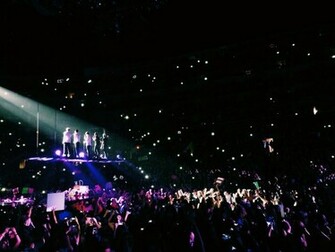 Direction Concert Crowd G Wallpaper