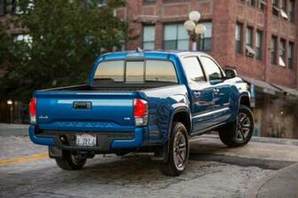 Toyota Tacoma Limited Doublecab Pickup Wallpaper